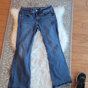 AE Jean's Kickboot, 10 short
